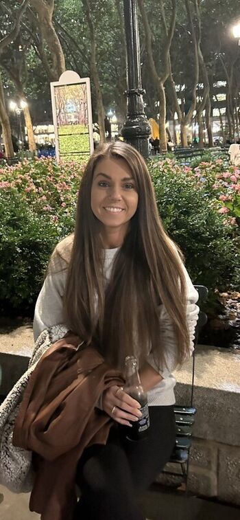 Ariana_nextdoor
