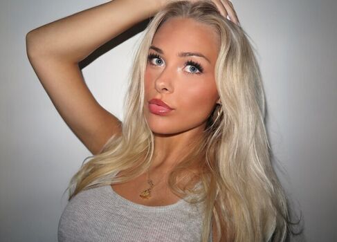 Full leaked Averi johnson private onlyfans photo
