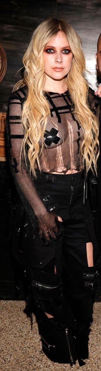 Full leaked Avril lavigne private onlyfans photo