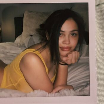 Full leaked Daisveil private onlyfans photo