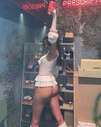 Full leaked Karazwaanstra private onlyfans photo