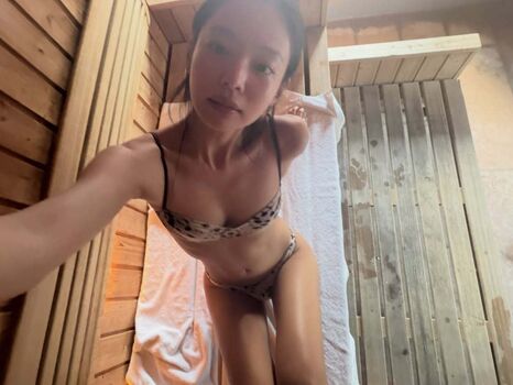 Full leaked Kpop girls page private onlyfans photo