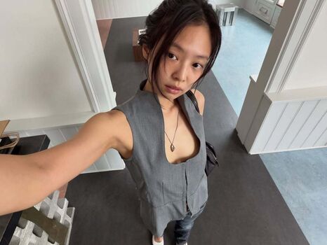 Full leaked Kpop girls page private onlyfans photo