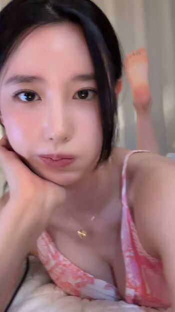Full leaked Kpop girls page private onlyfans photo