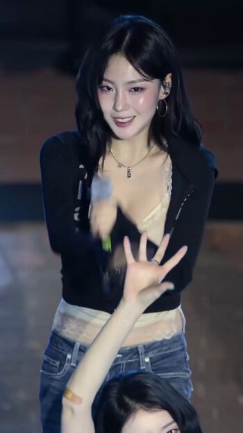 Full leaked Kpop girls private onlyfans photo