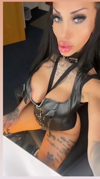 Full leaked Lady hardcre private onlyfans photo