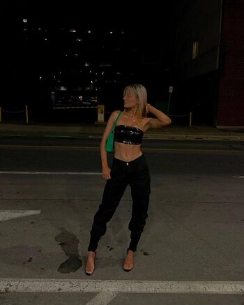 Full leaked Maggieehenry private onlyfans photo