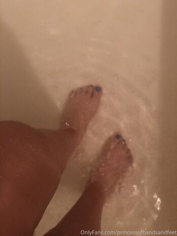 princessofhandsandfeet