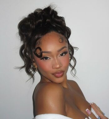 Full leaked Saweetie private onlyfans photo