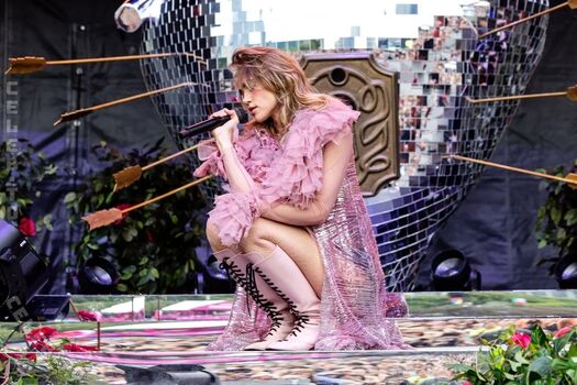 Full leaked Suki waterhouse private onlyfans photo