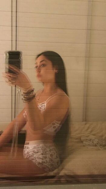 Full leaked Vicdelaluna private onlyfans photo